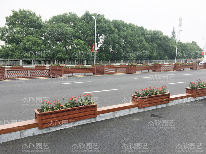 馬鞍式橋梁鋁合金花箱浙江嵊州案例 馬鞍式橋梁鋁合金花箱浙江嵊州案例